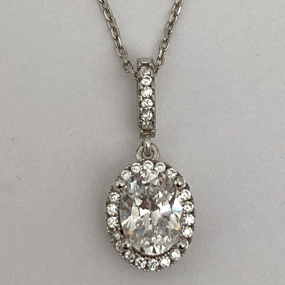 Jewelry - 925 silver oval cz stones necklace